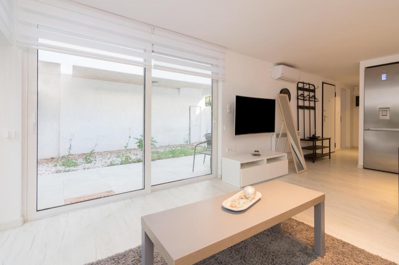 Apartment For 3 Ppl In Varkiza Exterior foto